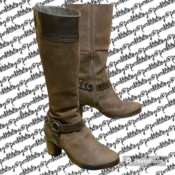 Clarks Leather& Suede Boots​ - Picture 1 of 5